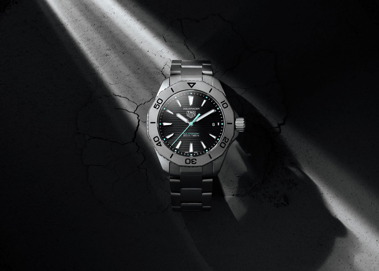 TAG Heuer Professional 200 Solargraph