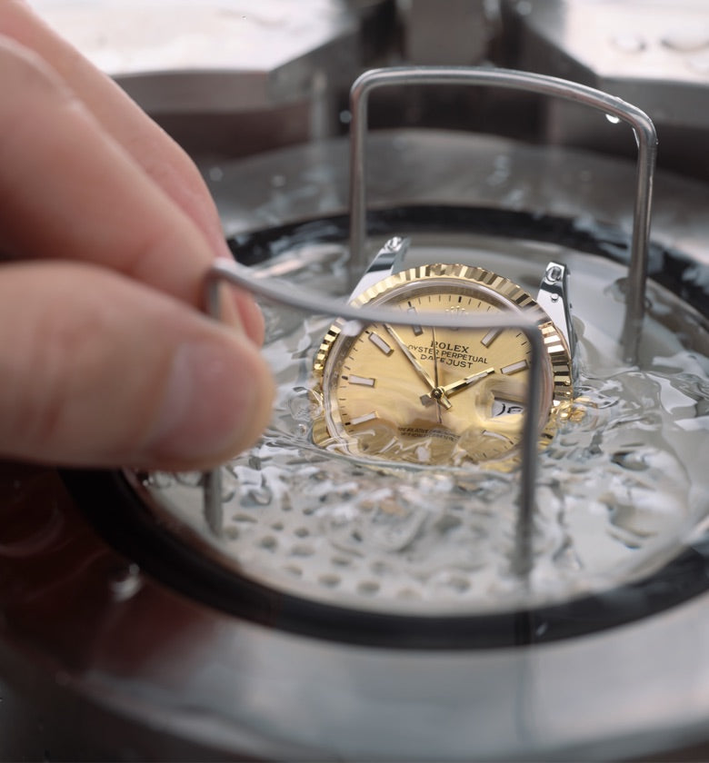 Waterproofness test - Rolex watch servicing procedure